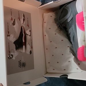 *SOLD* Jordan Womens Jumpman XIV